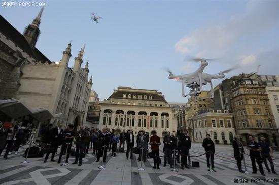 可以拍4K 大疆发布Phantom3四轴飞行器|Phan
