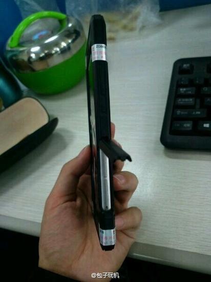 华为新旗舰真机曝光:啥都看不见...