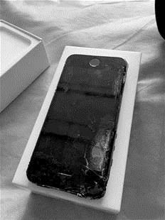 iPhone 5S充电爆炸 男子多出烧伤