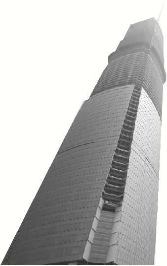 武汉中心大厦封顶，地下4层地上88层