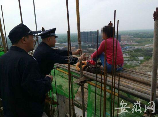 两合肥女子六安工地爬脚手架讨债