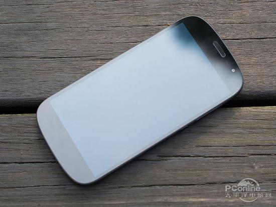 正反都有面子 双屏YotaPhone 2手机评测