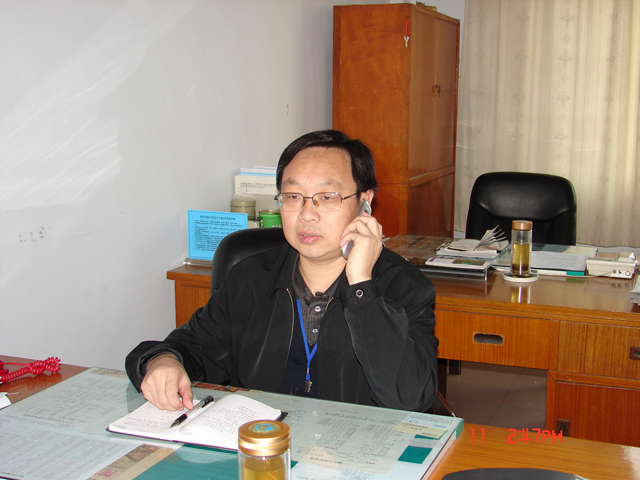 襄陽市第38中學(xué)黨委書記、校長張平安