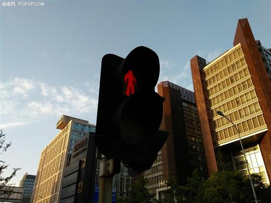 小巧机身做工精致 OPPO A31手机评测|OPPO