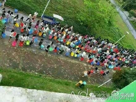 中大南方学院停水 学生靠雨水洗澡洗衣服