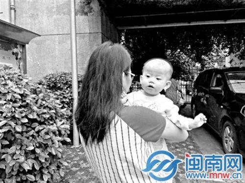 漳州市福利院工作人员，带着芷萱赶赴省城