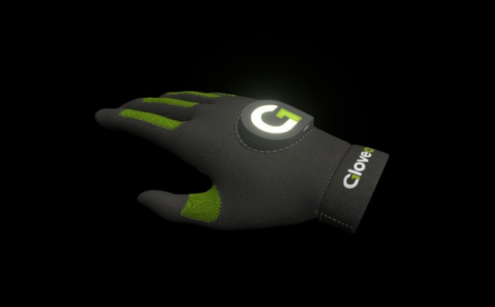 听说玩儿游戏 VR头盔与VR手套更配哦