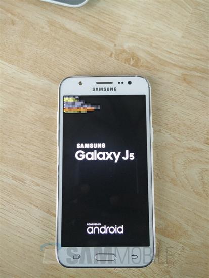 Galaxy J5真机照首曝：可以换电池