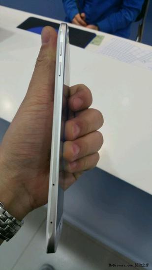 三星金属机Galaxy A8完全曝光:2999?