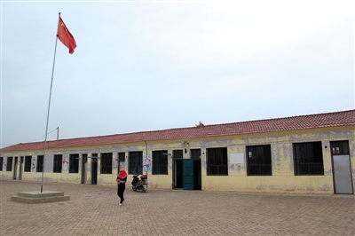 在这个村里唯一的幼儿园,12名幼女被老师性侵。新京报记者 周清树 摄