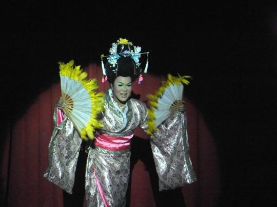 美过人妖 当变装成为一场精彩绝伦的show|男扮