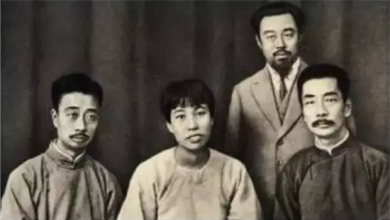 还原历史真相：那些被PS过的官方照片14