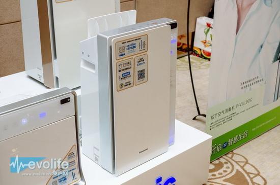 松下发布空气消毒机 用纳米微纤维HEPA过滤网穷追猛堵PM 2.5