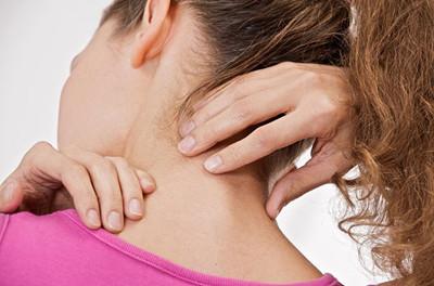 教师易患颈椎病 四组动作缓解颈椎疼痛