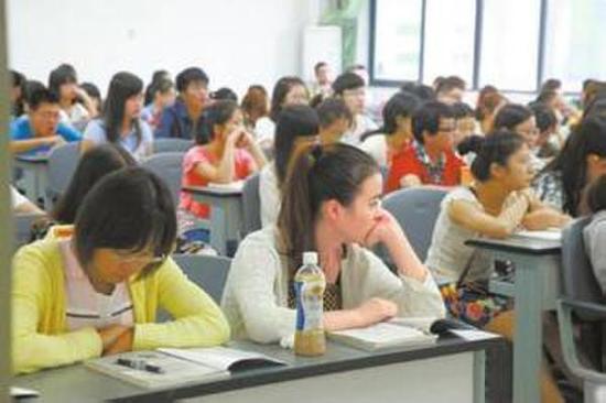 学院女生占比近九成 网友羡慕花满天