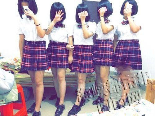 网友晒出泉州外国语中学校服(网络图)