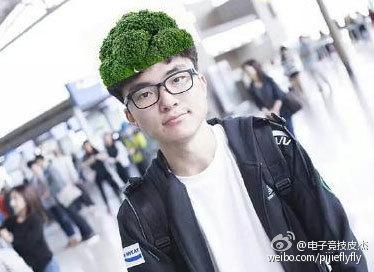 采访Faker：EDG很强 新发型像一颗菜