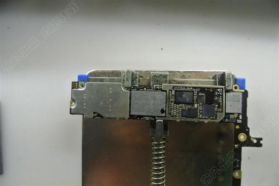 太牛了!把iPhone 6 Plus从16G手动升级到128G