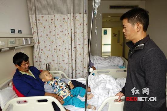 小宇涵性格额文静,平时不吵也不闹