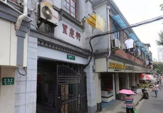 点击图片进入第一页