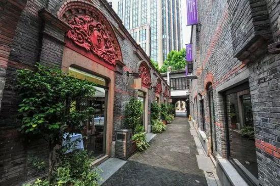 点击图片进入下一页