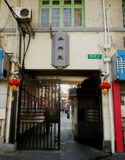 点击图片进入第一页