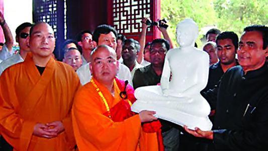 释永信都会带上释延鲁