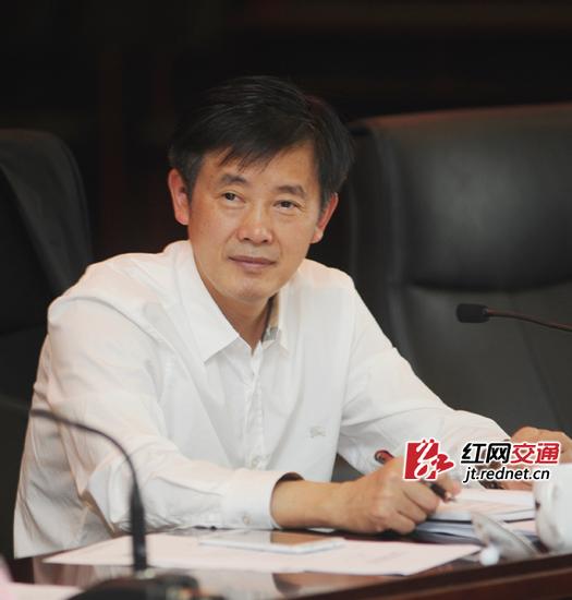 湖南省交通运输厅党组书记,厅长刘明欣在会上指出,高速公路是交通投资