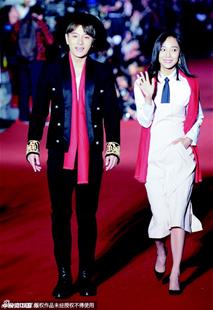 北影校庆明星校友走红毯 黄渤刘亦菲系同级同