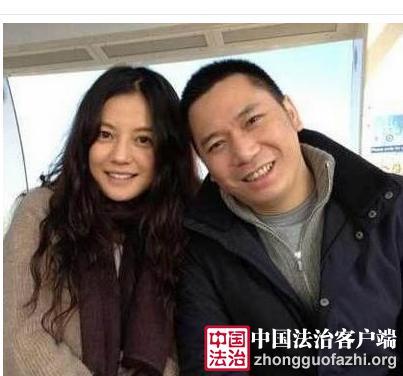 图为赵薇和黄有龙