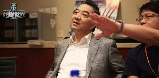 张召忠探营空中网体验战舰世界,惊叹高还原度!