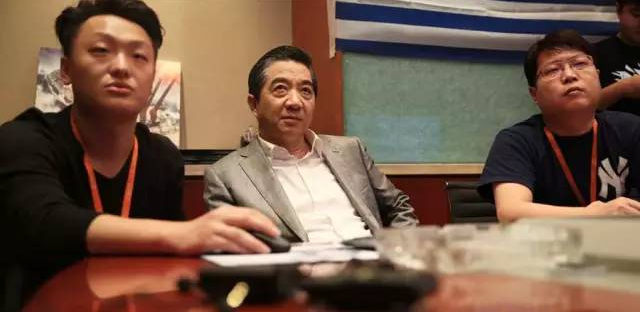 张召忠探营空中网体验战舰世界,惊叹高还原度!