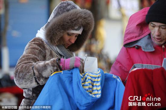 俄罗斯大妈组团来华买袜子