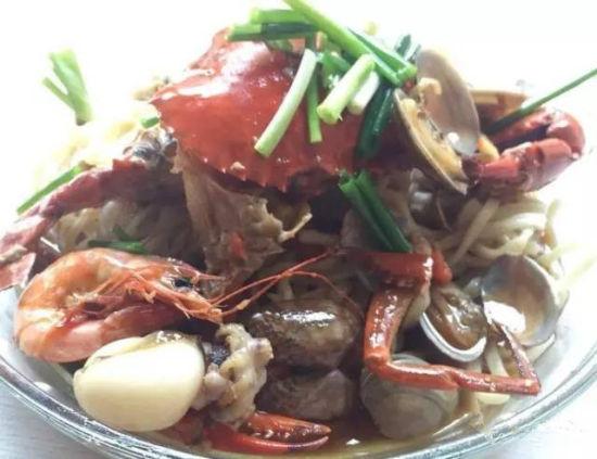招牌膏蟹拌面
