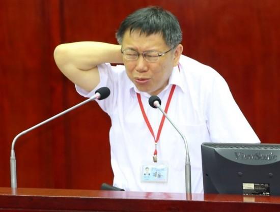 议员爆台北市政府1511人离职市长:快跑光了