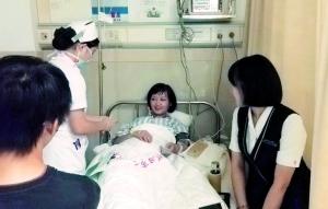 经过救治,发病旅客转危为安。信息时报记者 林鸿 摄