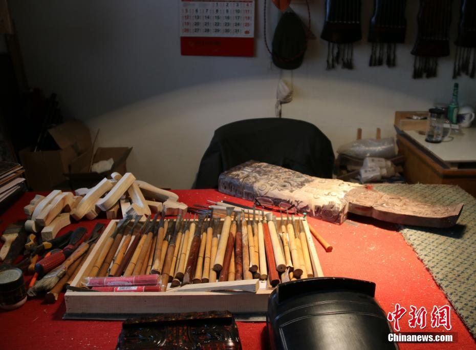嗯～啊别揉我奶头秘 俄罗斯
