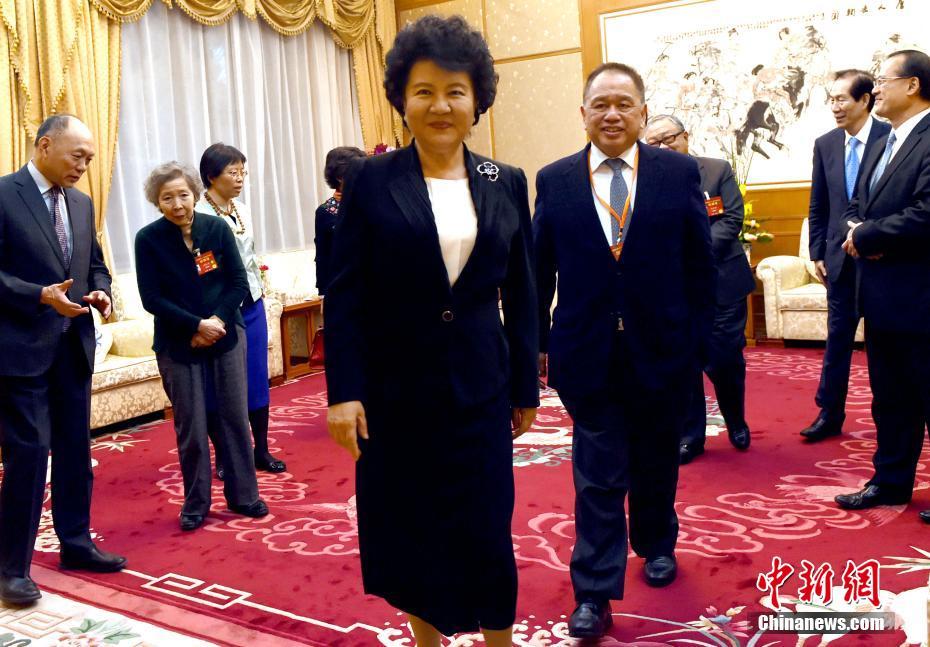 没戴罩子被他干了一天