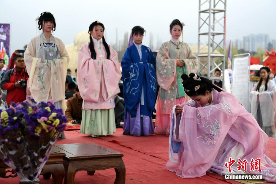 亚洲老妇女乱伦视频