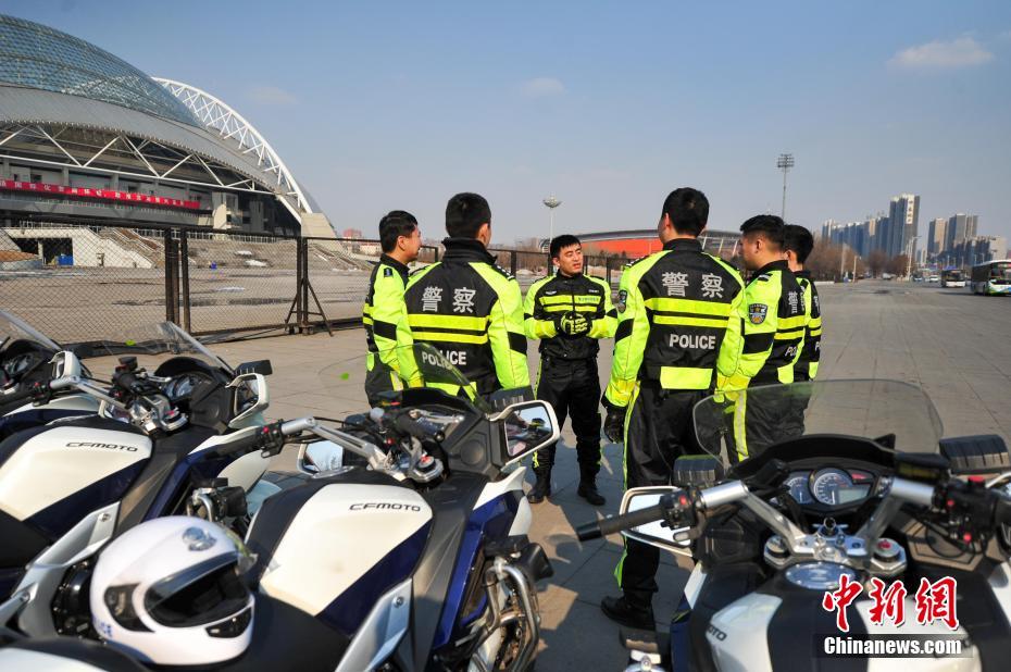 找个少妇日她逼