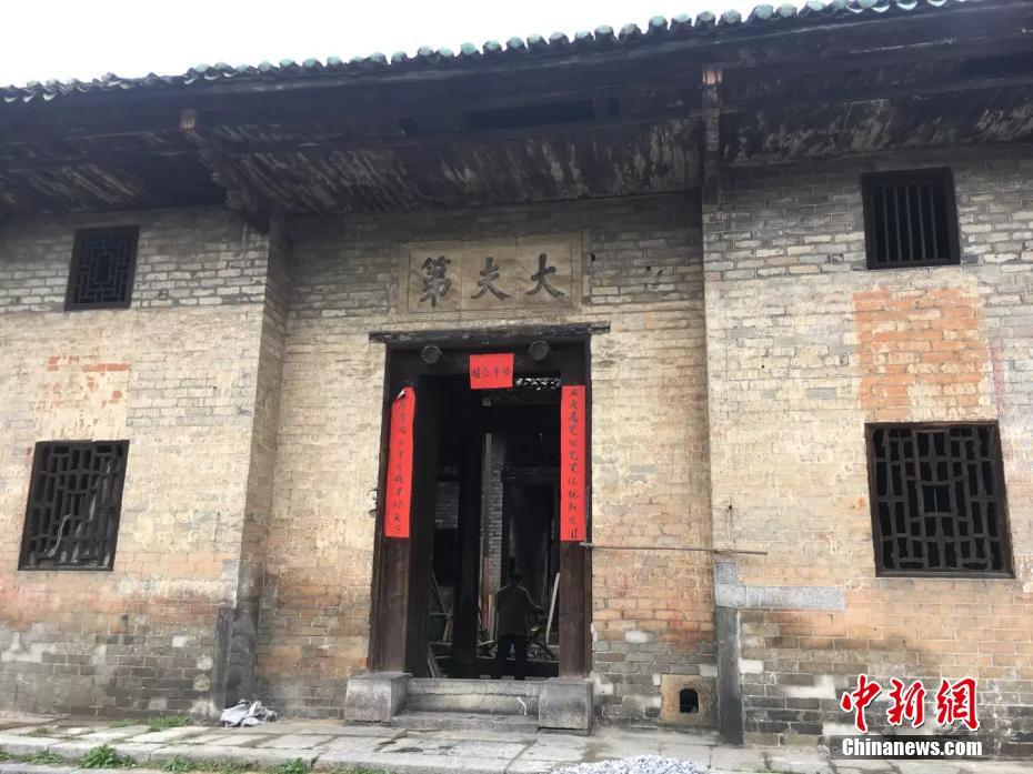 老熟女亚洲女青年金雨电影