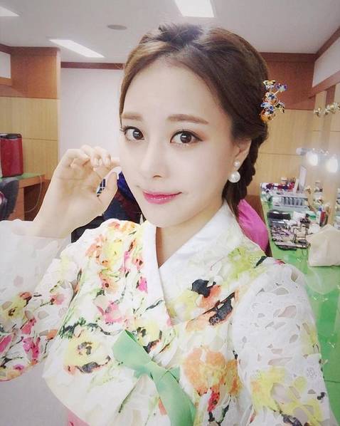美女靠逼