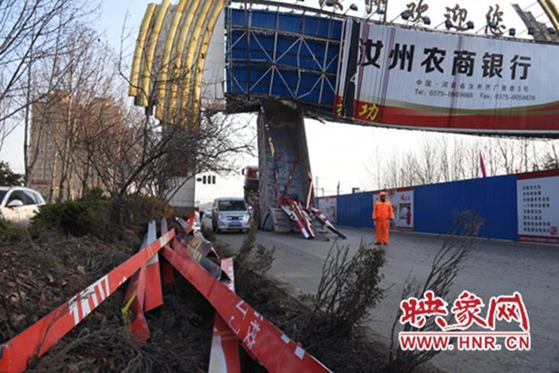 巜一边亲一边摸下奶韩剧
