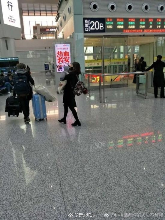 被吃奶胸玩乳尖60分钟