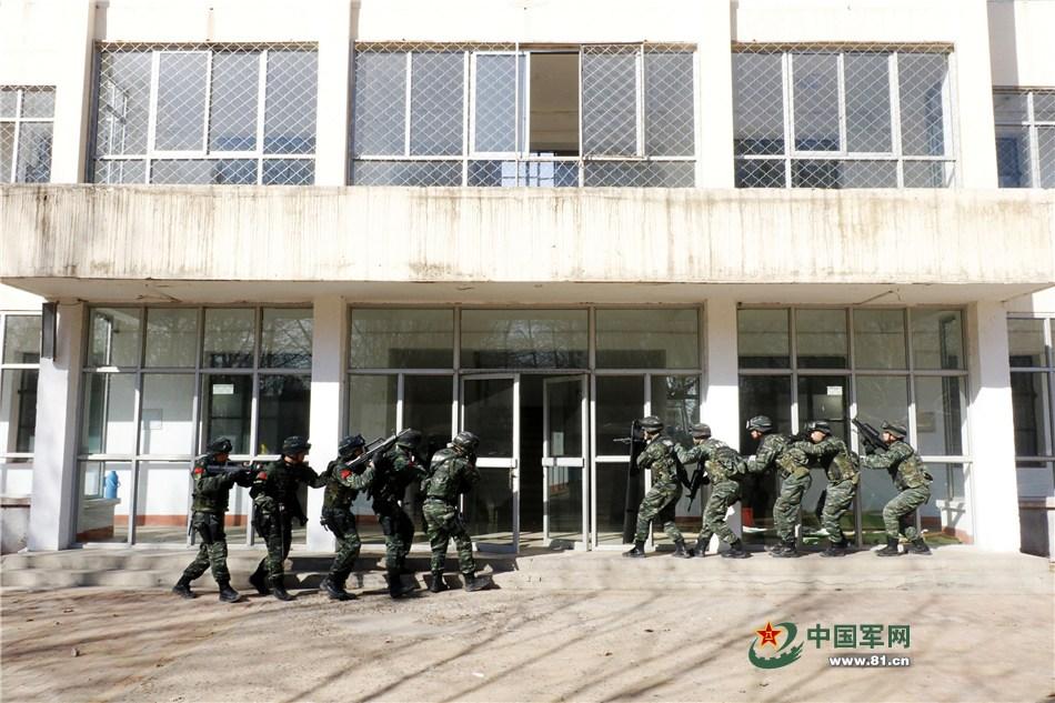 极品美女 开粉嫩小泬