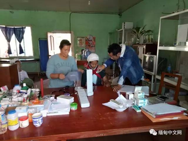 美女扒开腿秘 让人桶爽
