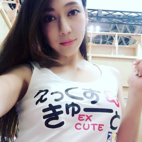 美女被草网站