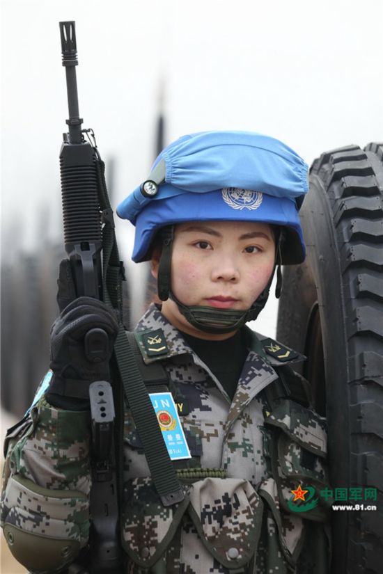 被女寝十几只白丝脚榨精