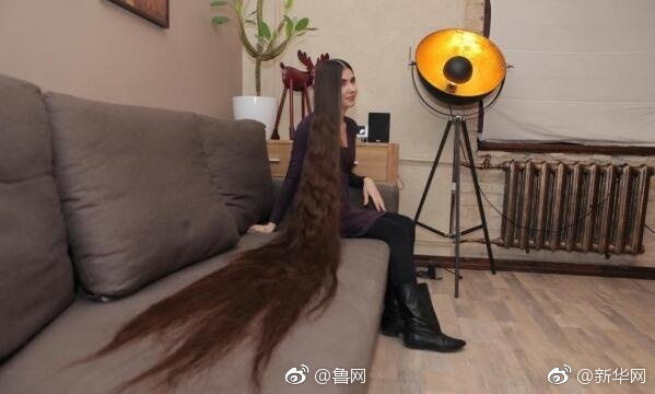 揉奶