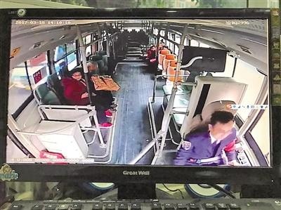 约漂亮少妇色情片